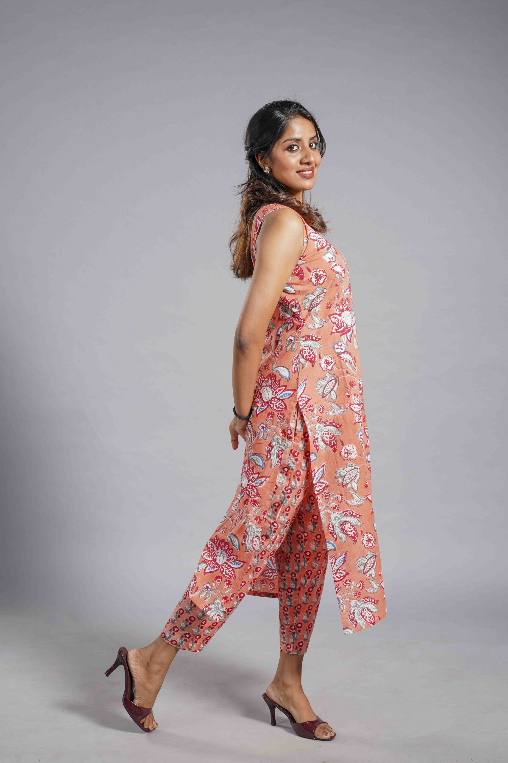 Coral Bloom Sanganeri Sleeveless Kurta Set - Image 5