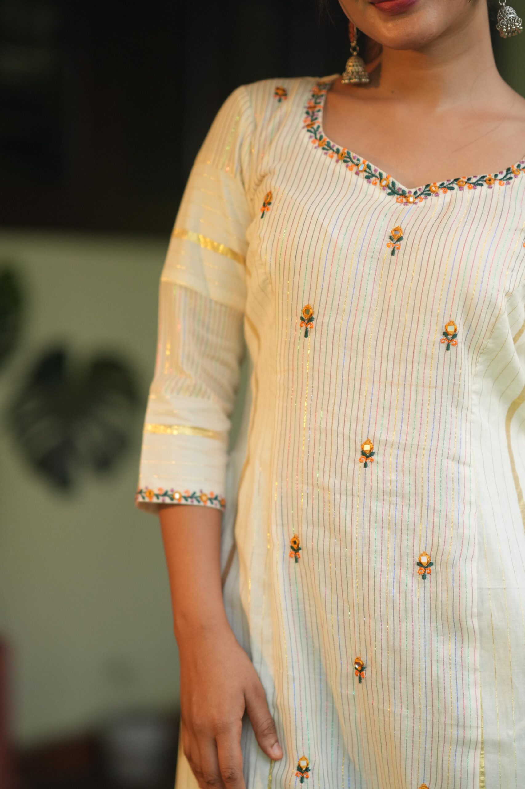 White Kasavu With Floral Embroidery - Image 3