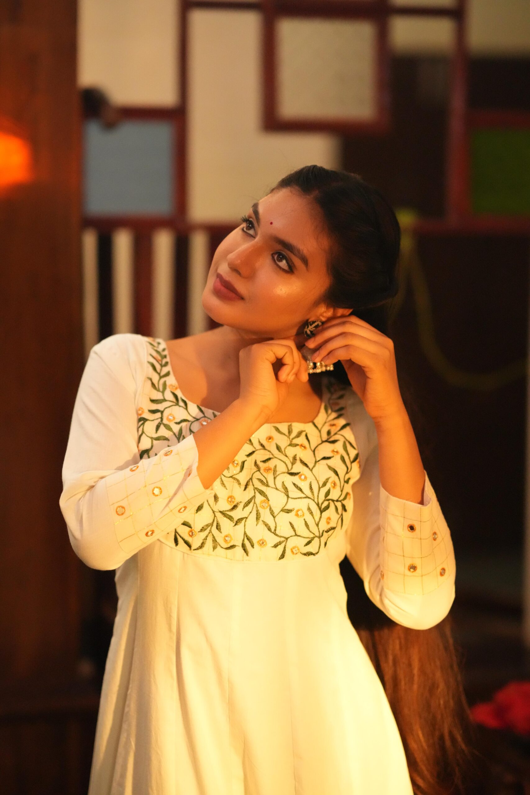 White Anarkali With Leaf Embroidery - Image 2