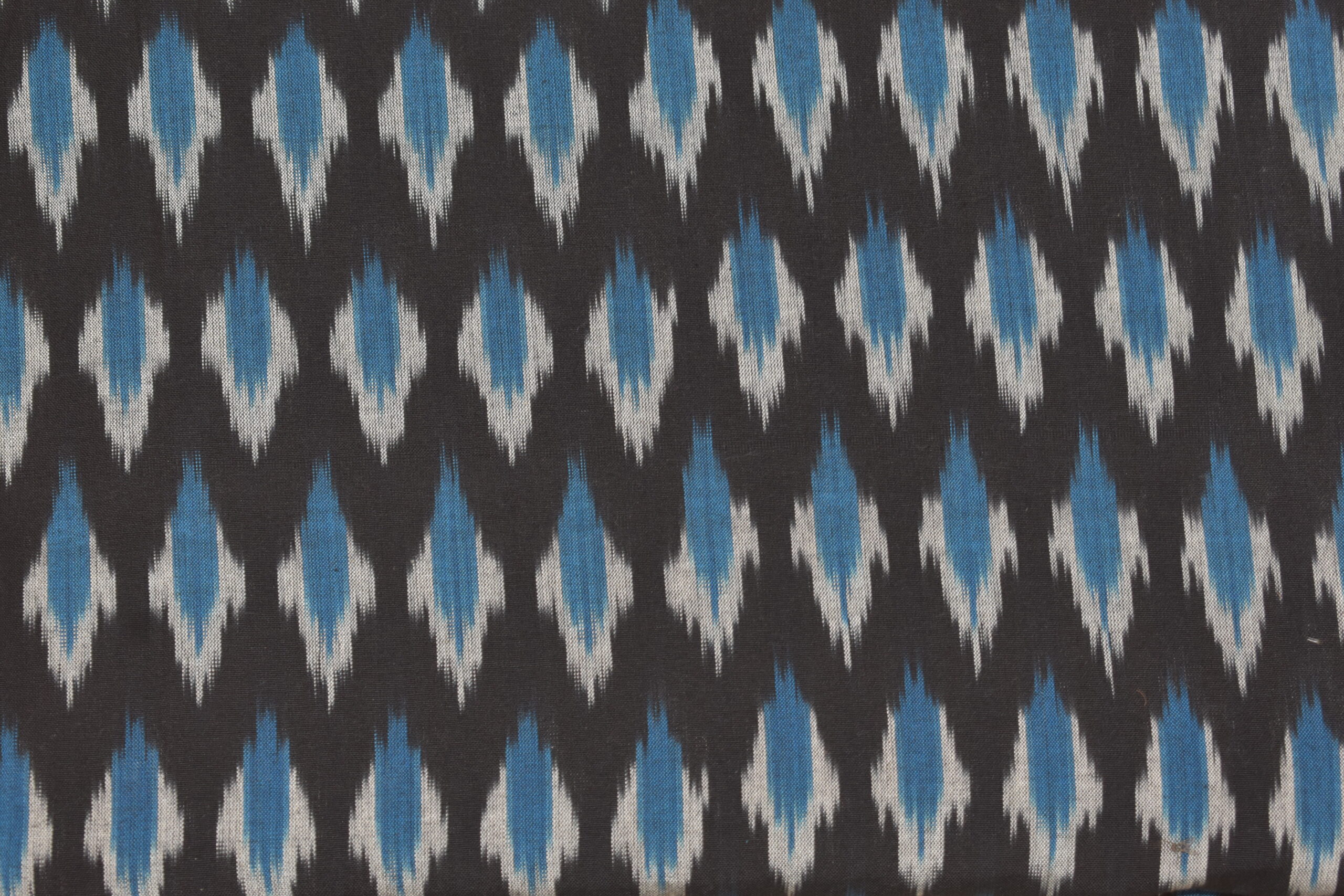 Single Ikat - Image 2